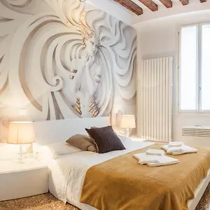 San Polo Design By Wonderful Italy , Venice Italy